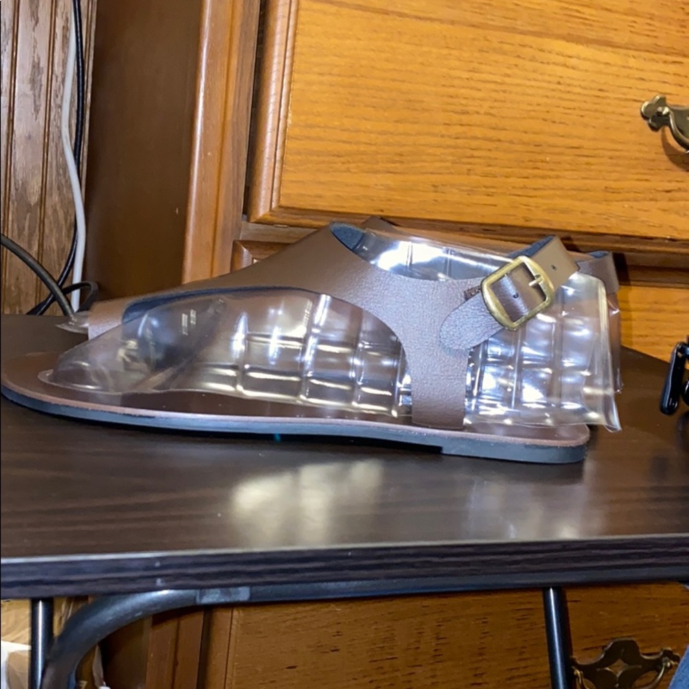 Sandals - Picture 3 of 4